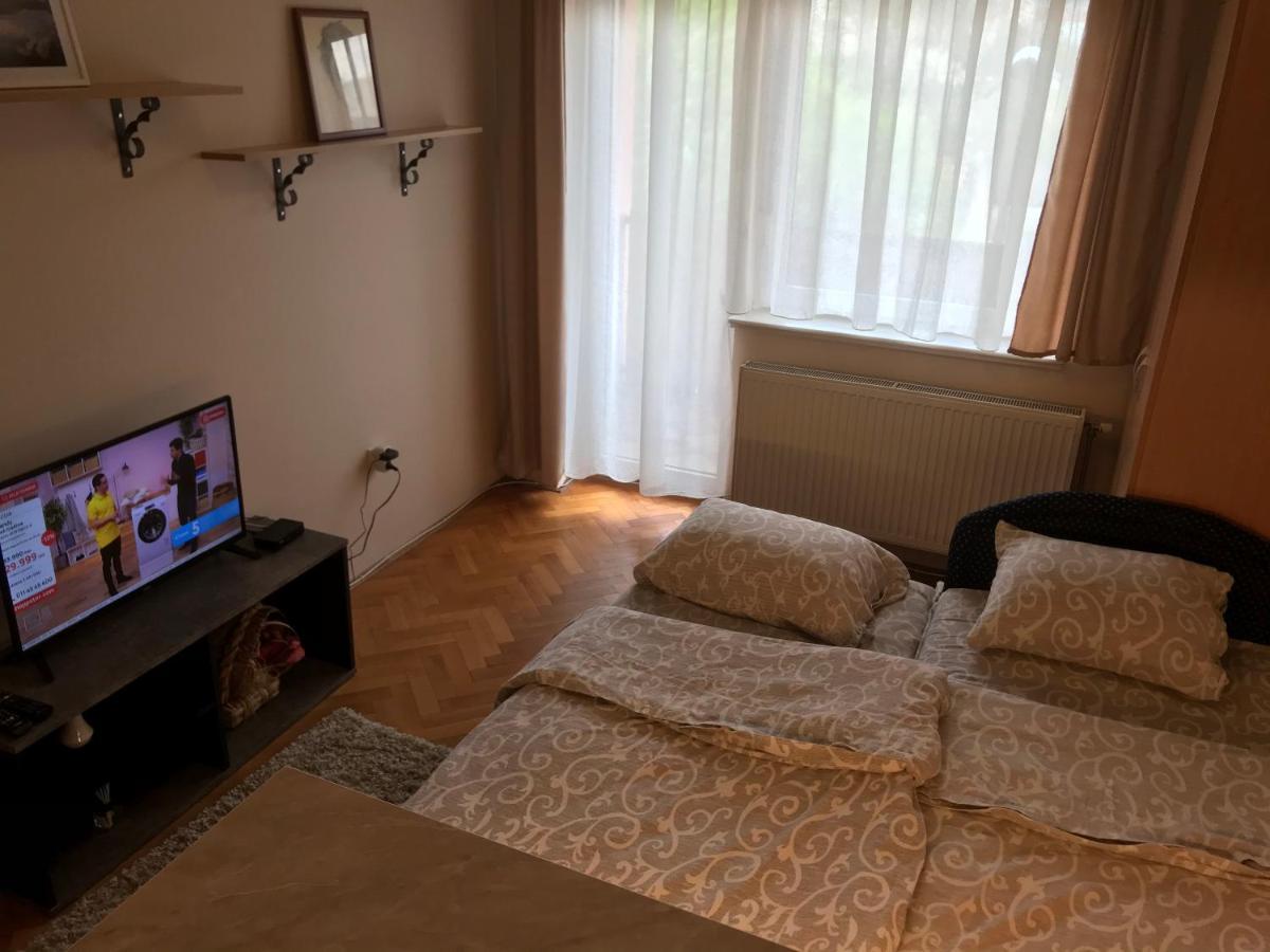 Appartement Studio Sajam à Novi Sad Extérieur photo